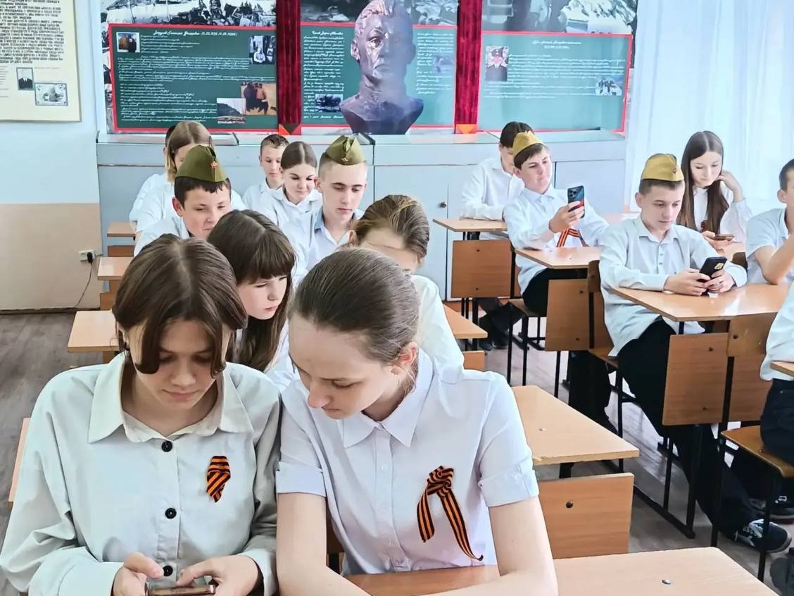 МБОУ «Бродковская СОШ» борется за победу Всероссийском конкурсе школьных музеев от Общества «Знание».